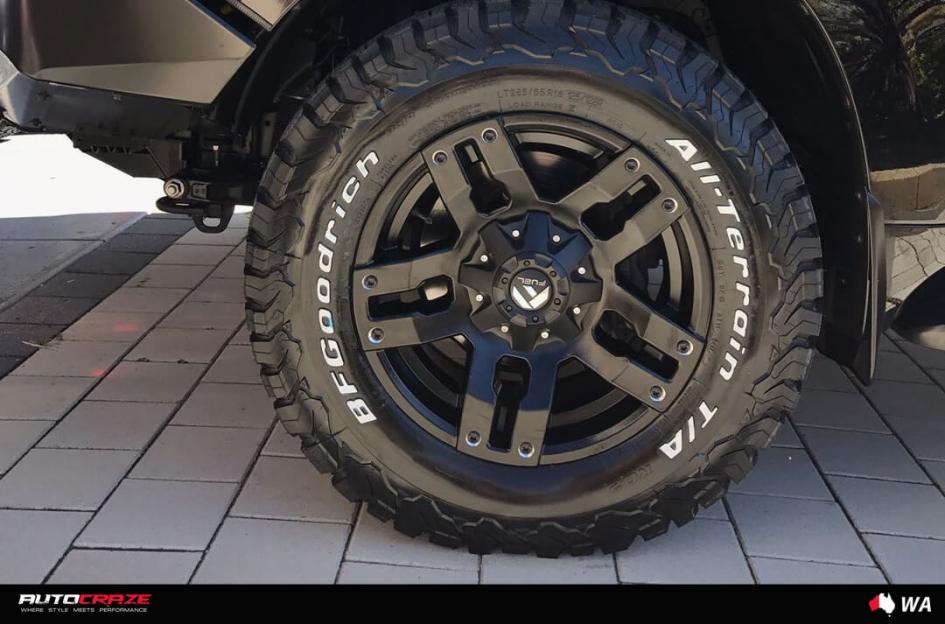 TOYOTA LANDCRUSIER PUMP MATTE BLACK