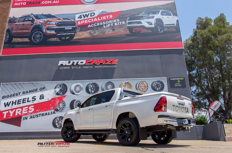 TOYOTA HILUX N80 4WD VAPOR MATTE BLACK