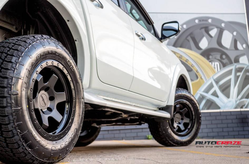 MITSUBISHI-TRITON-SIX-MATTE-BLACK-FACE-WITH-GLOSS-BLACK-WINDOWS