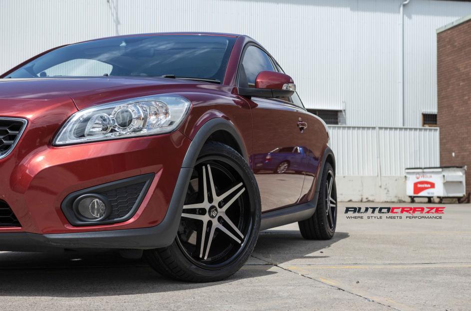 VOLVO C30 CONQUEST BLACK MACHINED FACE