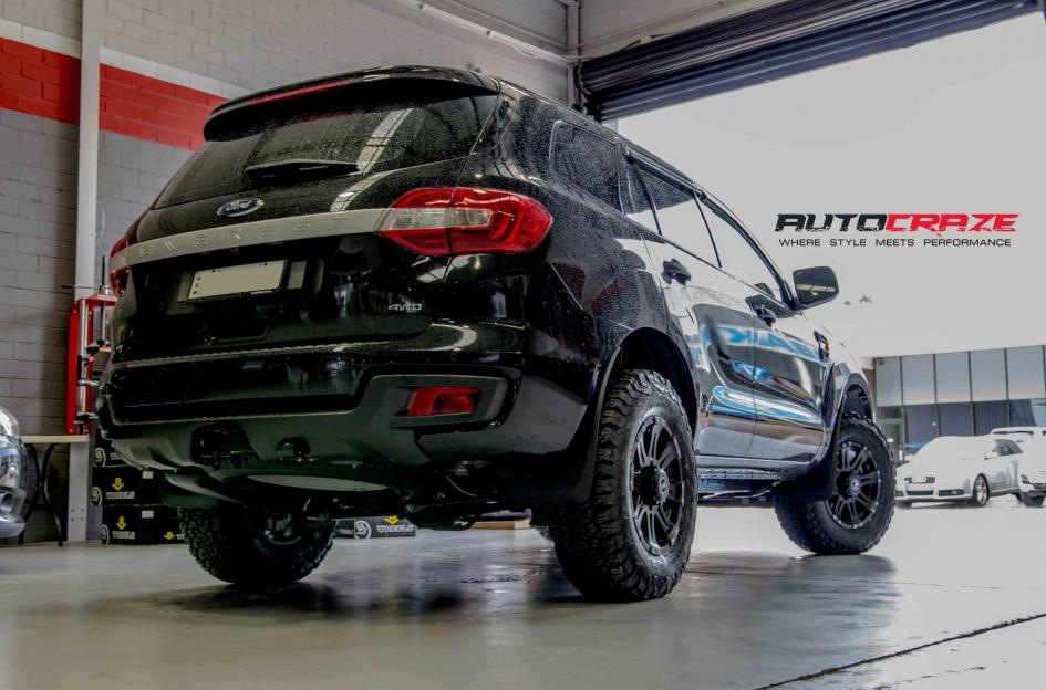 FORD EVEREST RAPTOR SATIN BLACK
