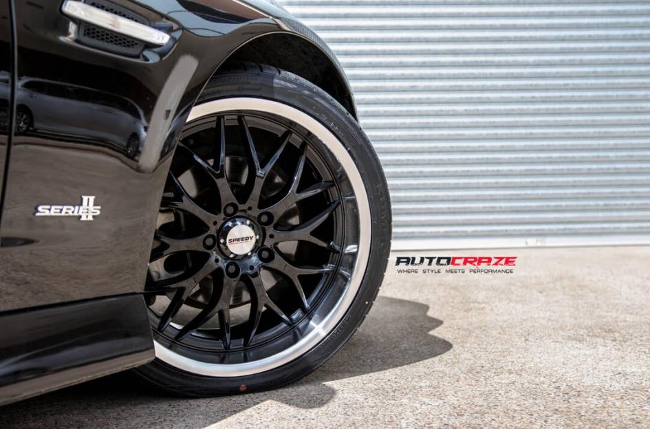 HOLDEN-COMMODORE-CHEETAH-GLOSS-BLACK-POLISH-LIP