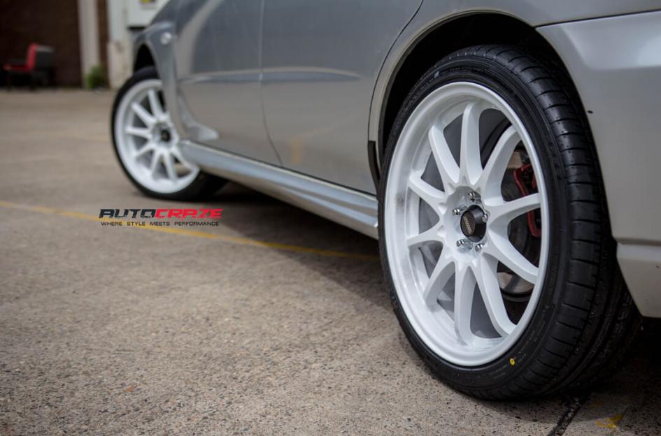 SUBARU WRX ROTATE WHITE