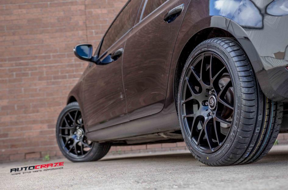 VOLKSWAGEN GOLF M SPEC MATTE BLACK