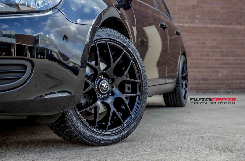 VOLKSWAGEN GOLF M SPEC MATTE BLACK