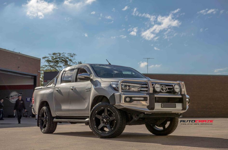 TOYOTA HILUX N80 4WD GD04 MATTE BLACK 3