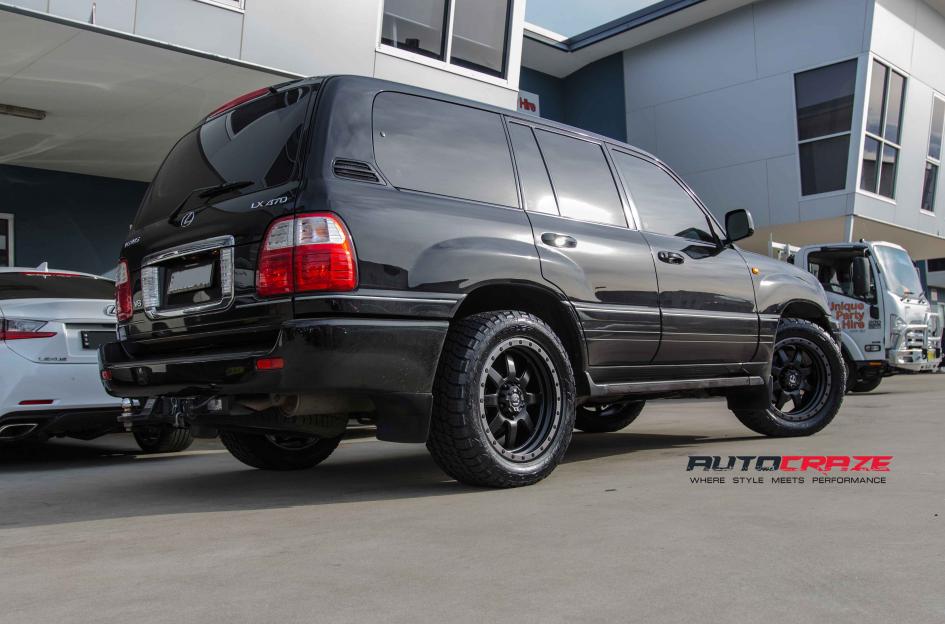 LEXUS-LX-470-TROPHY-MATTE-BLACK-WITH-ANTHRACITE-RING