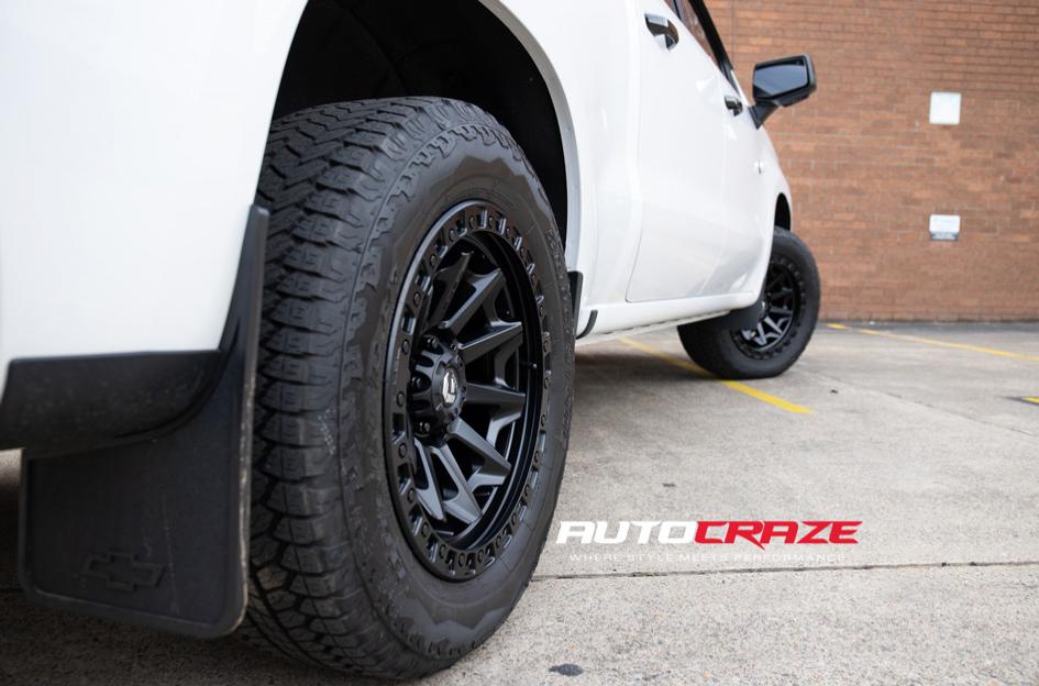 CHEVROLET SILVERADO COVERT MATTE BLACK
