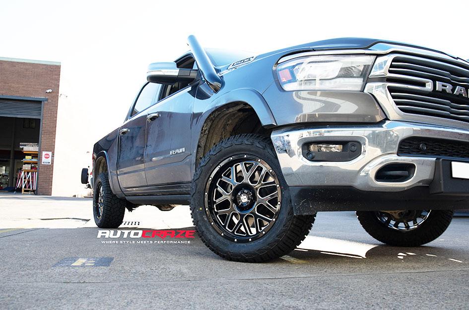 DODGE-RAM-VEGAS-GLOSS-BLACK-MILLED
