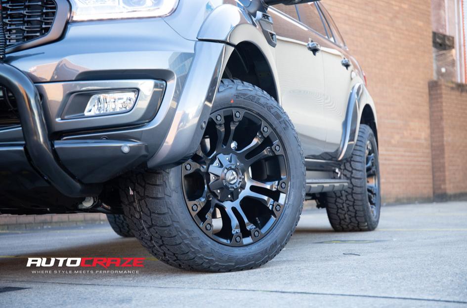 FORD EVEREST VAPOR MATTE BLACK