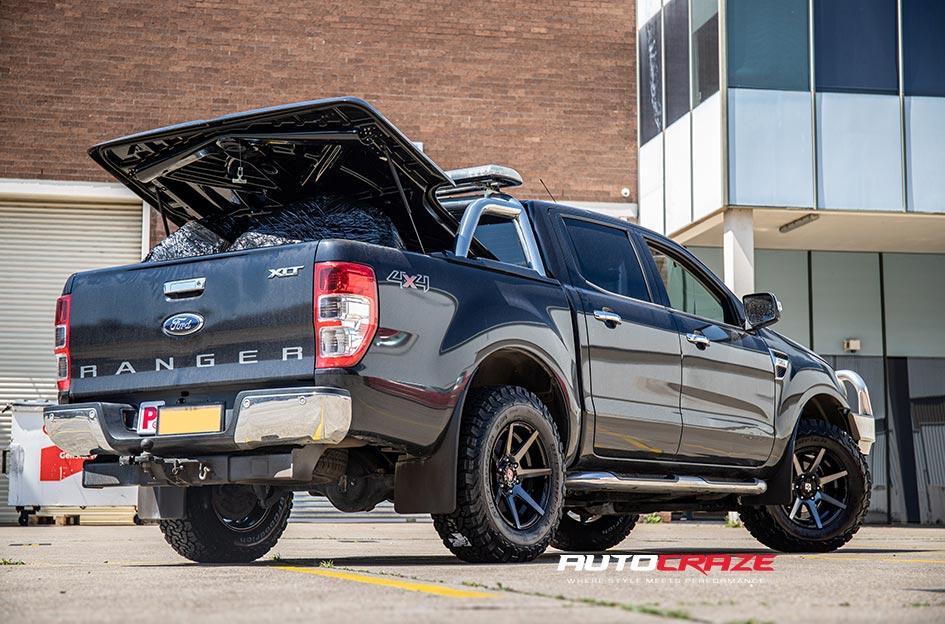FORD RANGER AVALANCHE MATTE BLACK GREY FACE