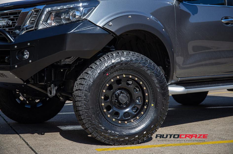 NISSAN NAVARA D LOCKER BLACK