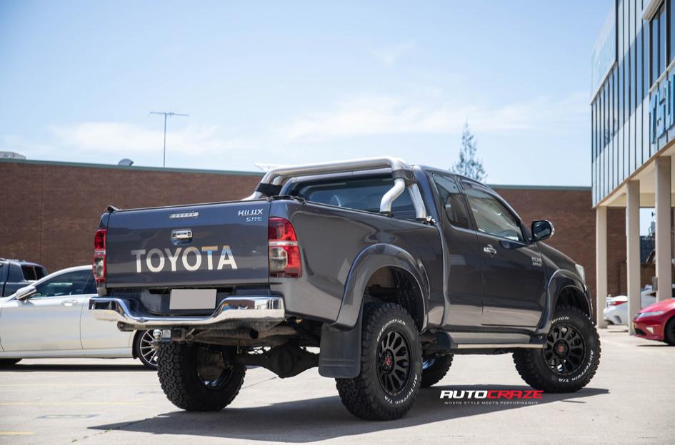 TOYOTA HILUX N70 4WD VICTIM MATTE BLACK