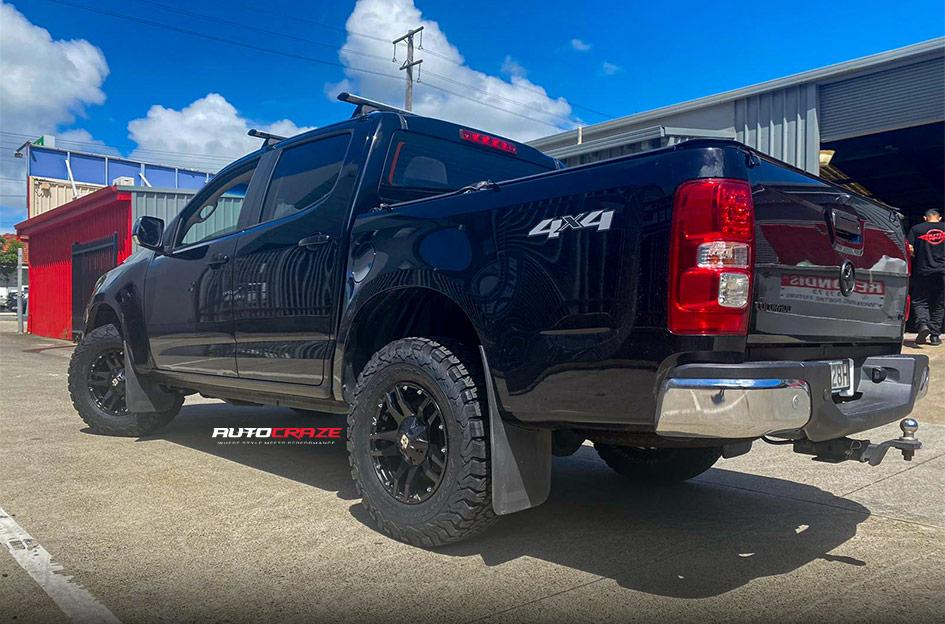 HOLDEN COLORADO CLIFF MATTE BLACK 