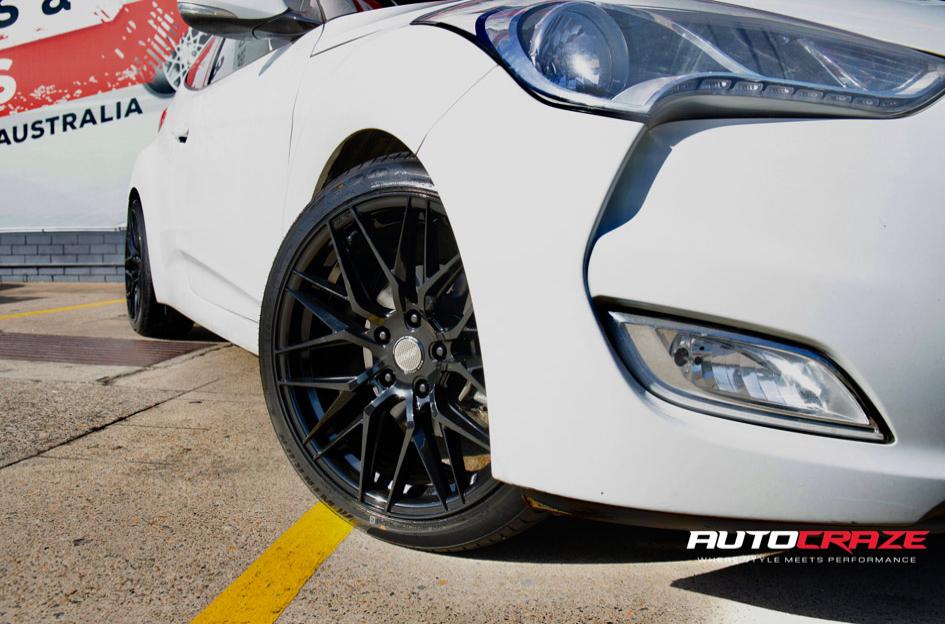 HYUNDAI VELOSTER HOCKENHEIM GLOSS BLACK