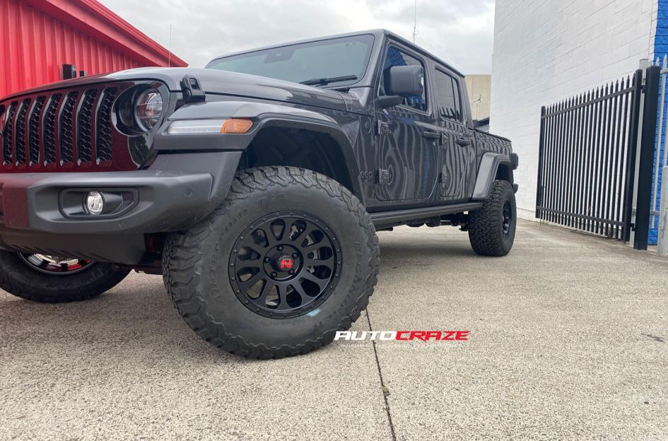JEEP GLADIATOR VICTIM MATTE BLACK
