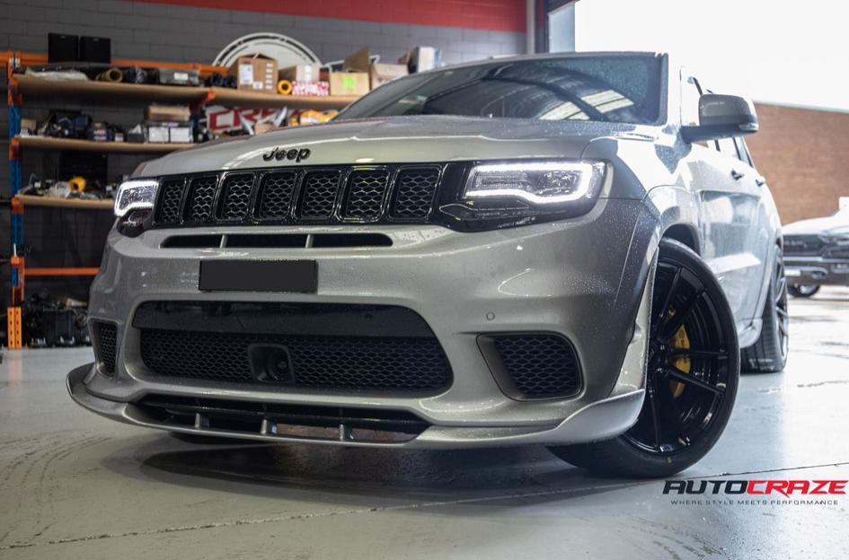 JEEP-GRAND-CHEROKEE-DFS-GLOSS-BLACK