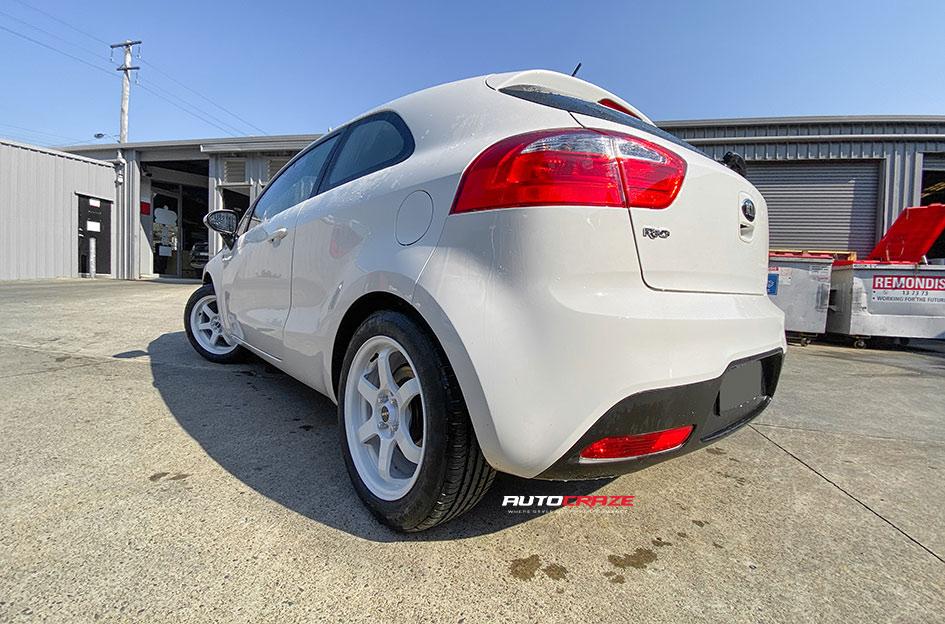 KIA RIO KATANA WHITE