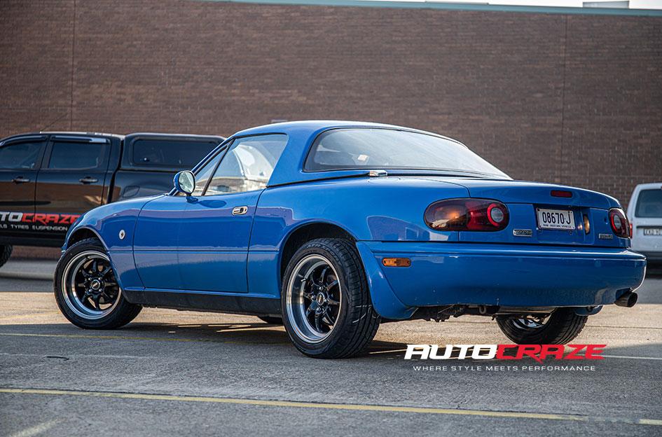 MAZDA-MX5-TUNING-BLACK-POLISH-LIP