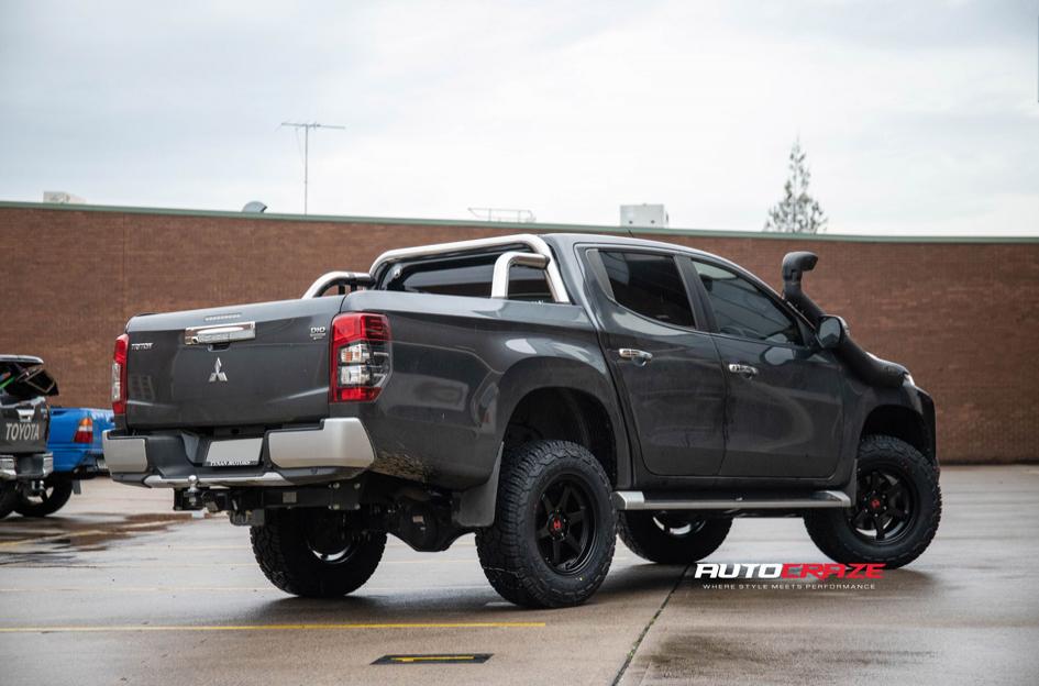 MITSUBISHI TRITON PROSECUTOR MATTE BLACK