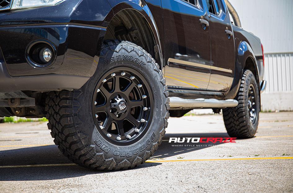 NISSAN NAVARA ADDICT MATTE BLACK