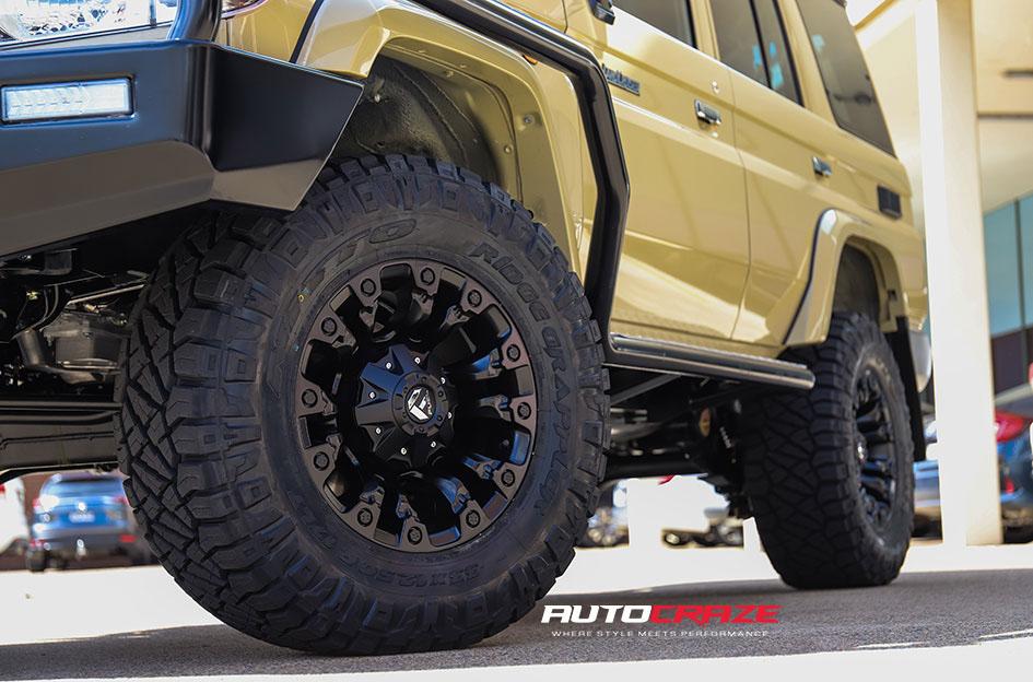 TOYOTA LANDCRUSIER VAPOR MATTE BLACK