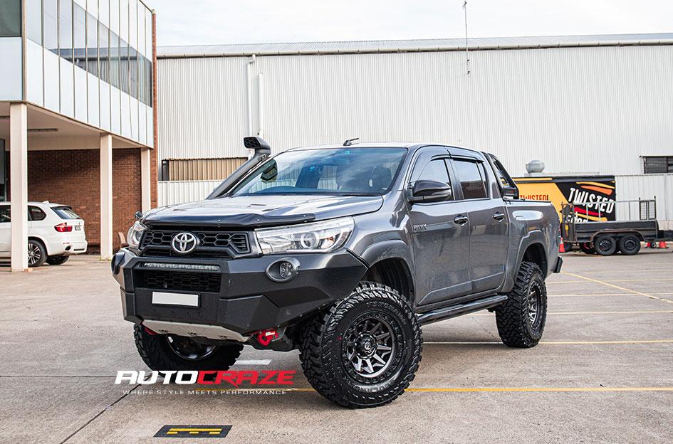 TOYOTA HILUX 4WD FUEL COVERT MATTE GUN BLACK BEAD RING