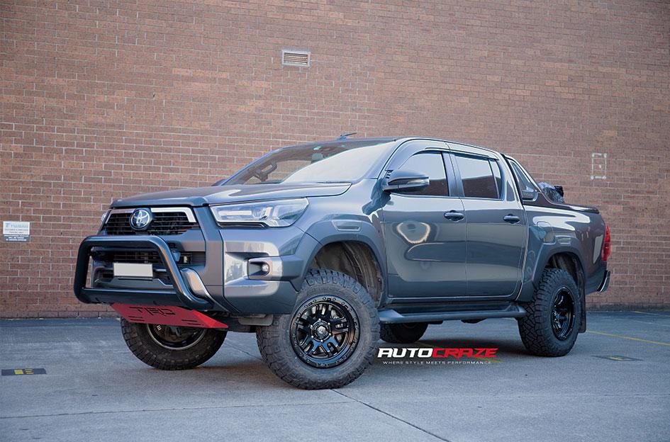 TOYOTA HILUX N80 4WD AMMO MATTE BLACK