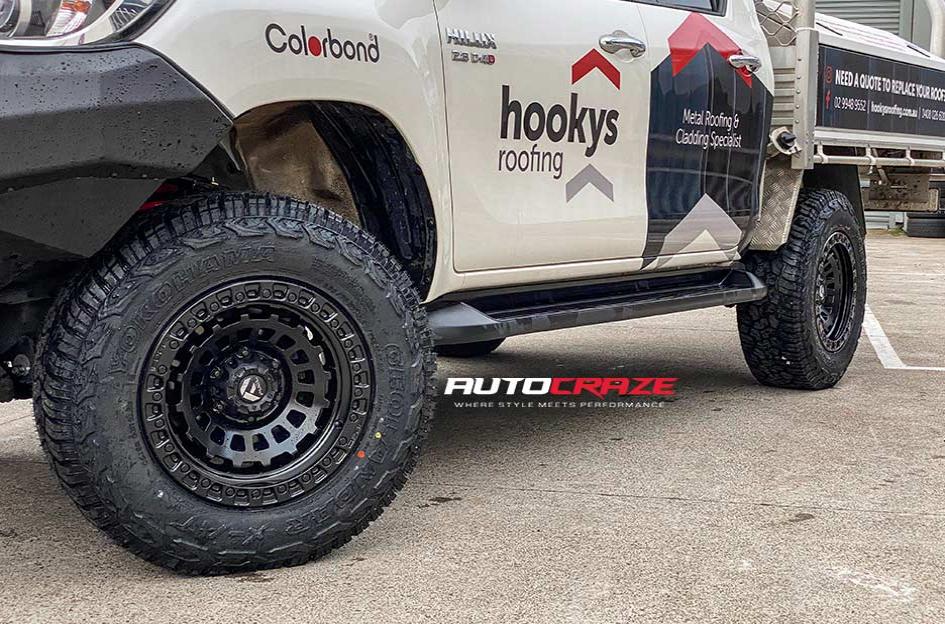 TOYOTA HILUX N80 4WD ZEPHYR MATTE BLACK