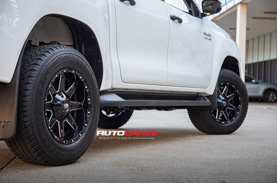 TOYOTA HILUX N80 4WD BLADE  OR GLOSS BLACK MILLED