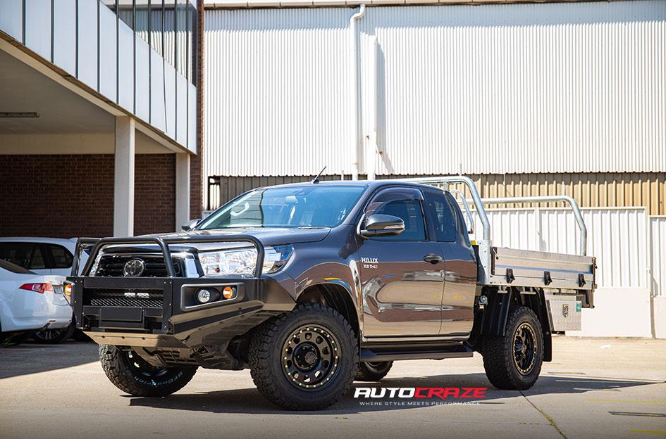 TOYOTA HILUX N80 4WD D LOCKER BLACK