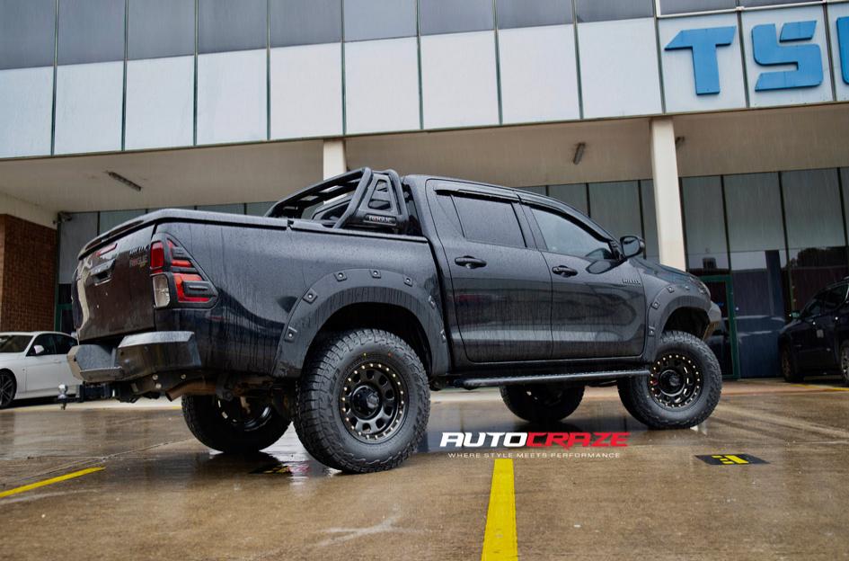 TOYOTA HILUX N80 4WD D LOCKER BLACK