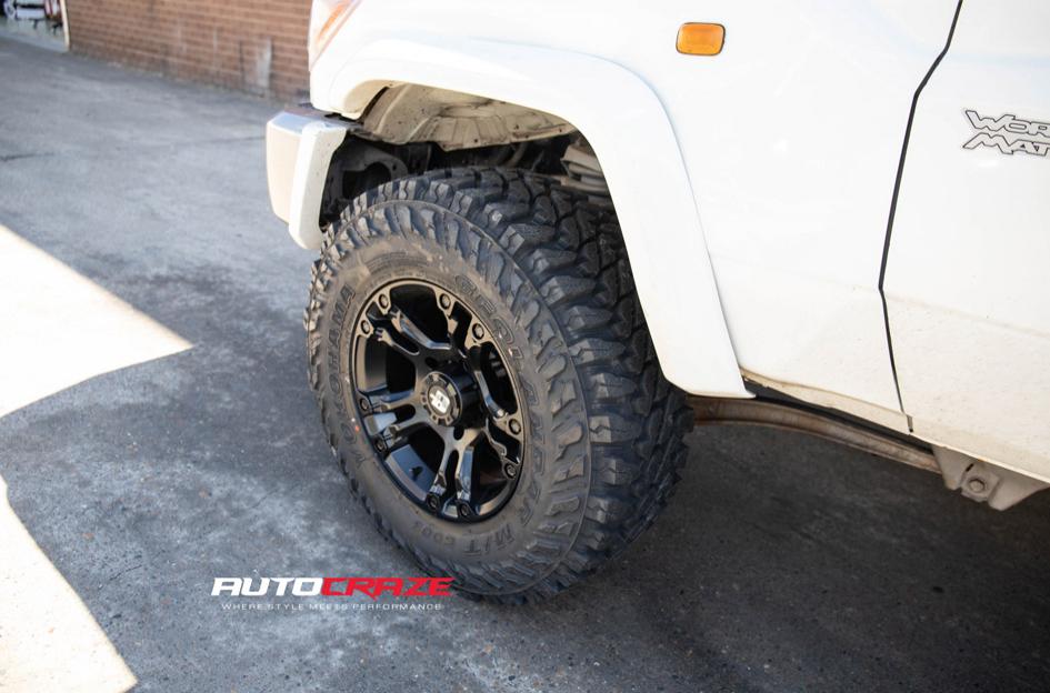 TOYOTA LANDCRUISER BROOKLYN MATTE BLACK