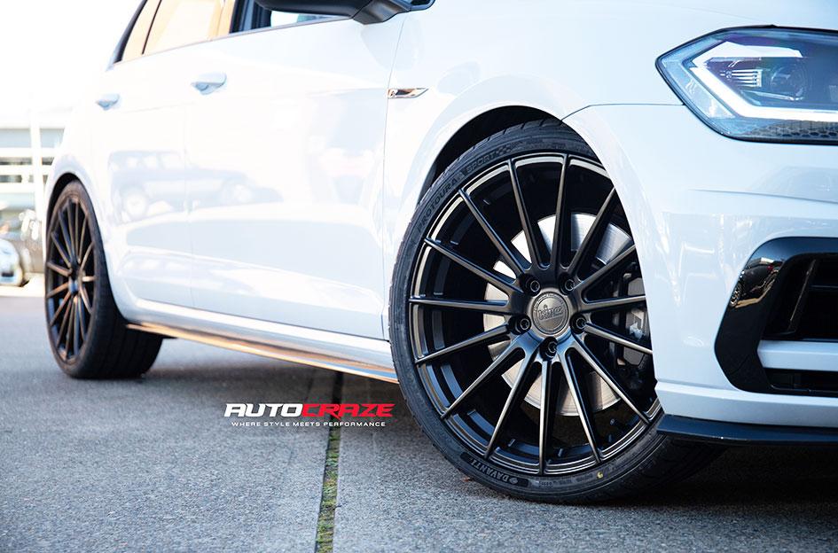 VOLKSWAGEN GOLF MILANO SATIN BLACK