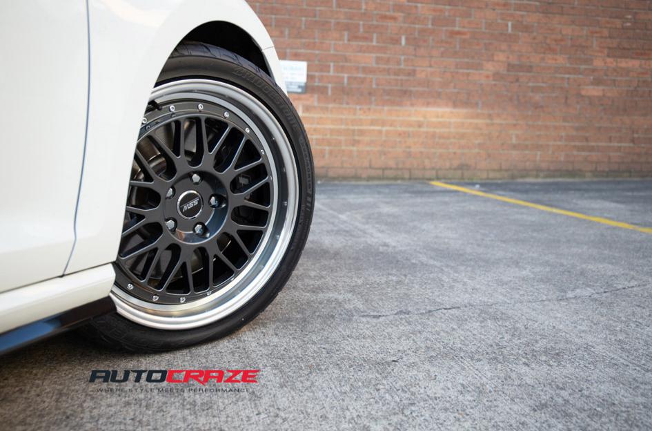 VOLKSWAGEN-GOLF-INTERLAGOS-GUN-METAL-POLISHED-LIP