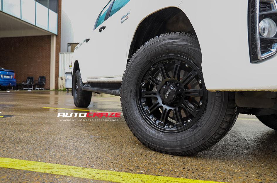 TOYOTA HILUX N80 4WD GENESIS MATTE BLACK