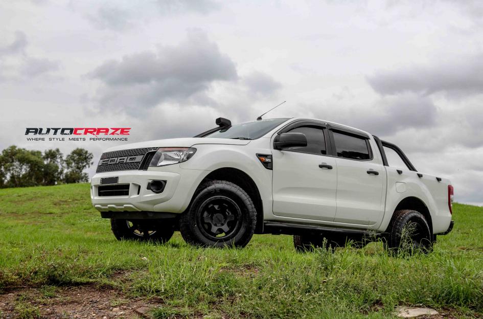 FORD-RANGER-SIX-MATTE-BLACK-FACE-WITH-GLOSS-BLACK-WINDOWS