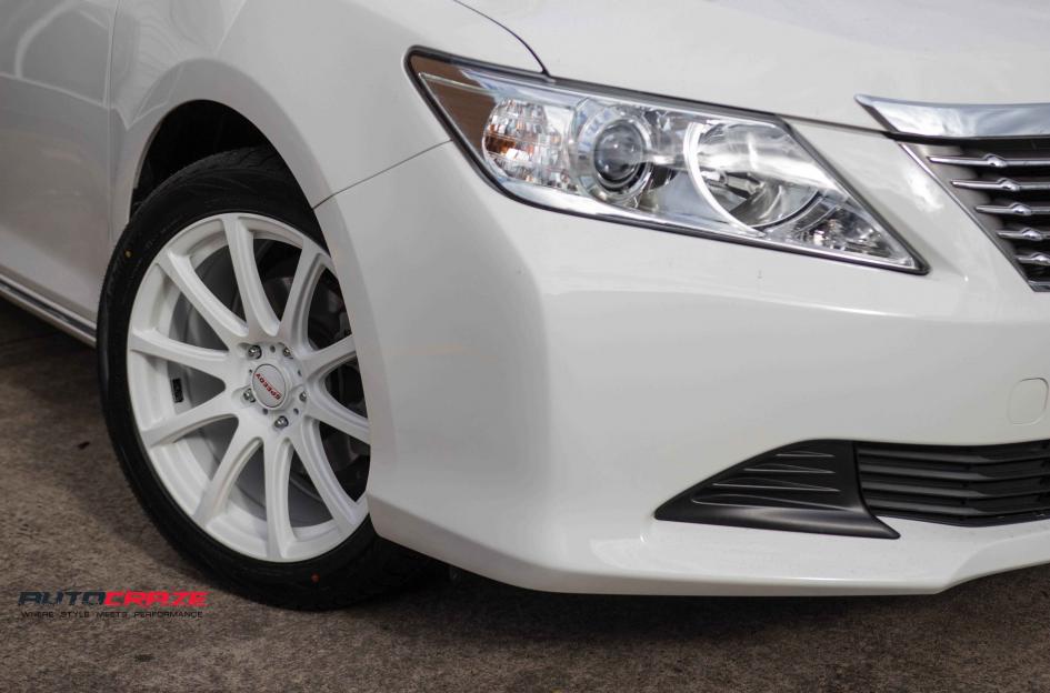 TOYOTA AURION CARBINE WHITE