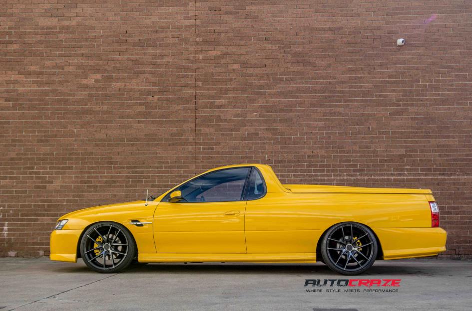 HOLDEN-COMMODORE-TARGA-BLACK---MACHINED-WITH-DOUBLE-DARK-TINT