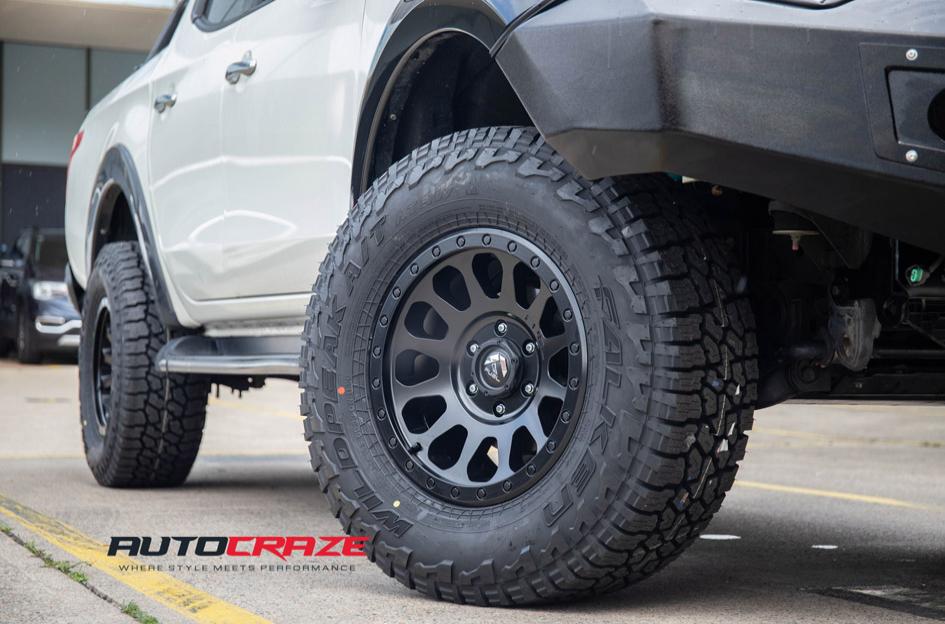 MITSUBISHI TRITON VECTOR MATTE BLACK
