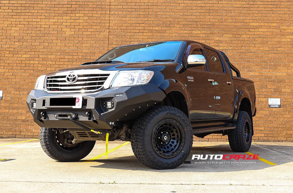 TOYOTA HILUX N70 4WD ZEPHYR MATTE BLACK