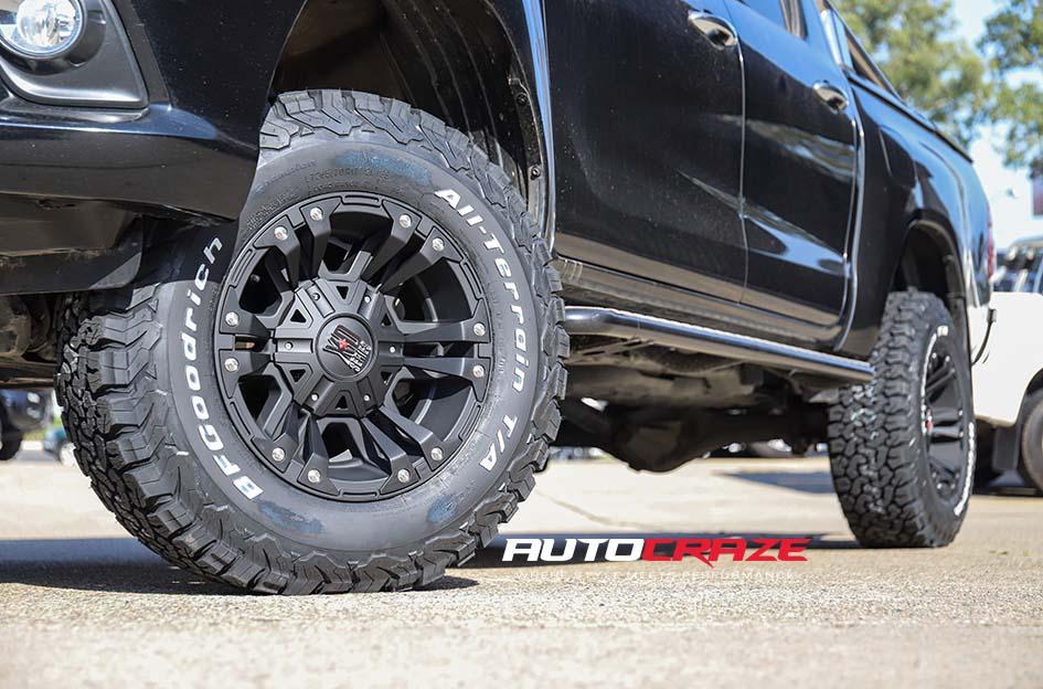 TOYOTA HILUX 4WD MONSTER XD 2 MATTE BLACK