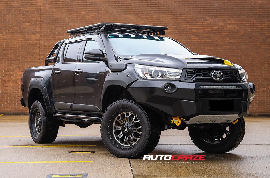 TOYOTA HILUX 4WD CRUSH GLOSS BLACK DOUBLE DARK TINT