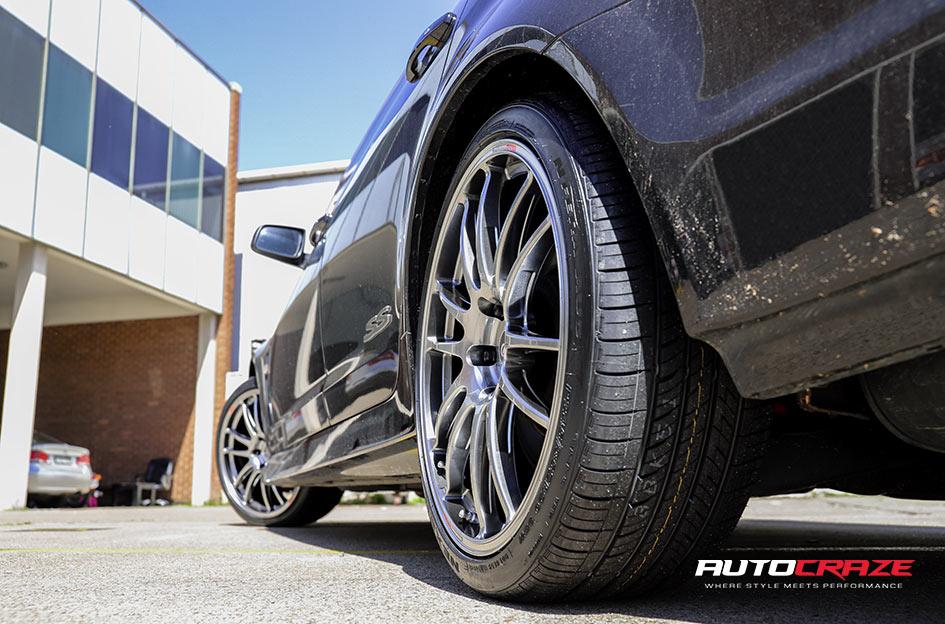 HOLDEN-COMMODORE-GTC01-HYPERBLACK