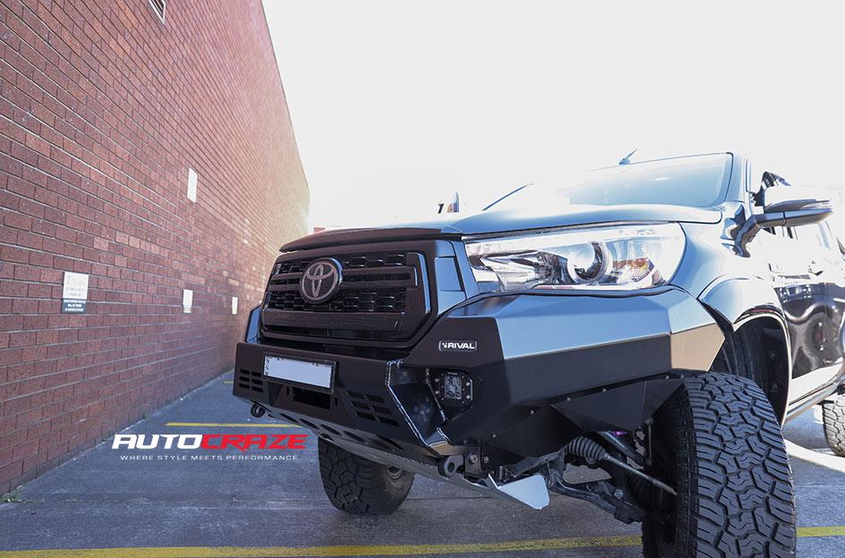 TOYOTA HILUX 4WD KICKER BRONZE CENTER BLACK LIP