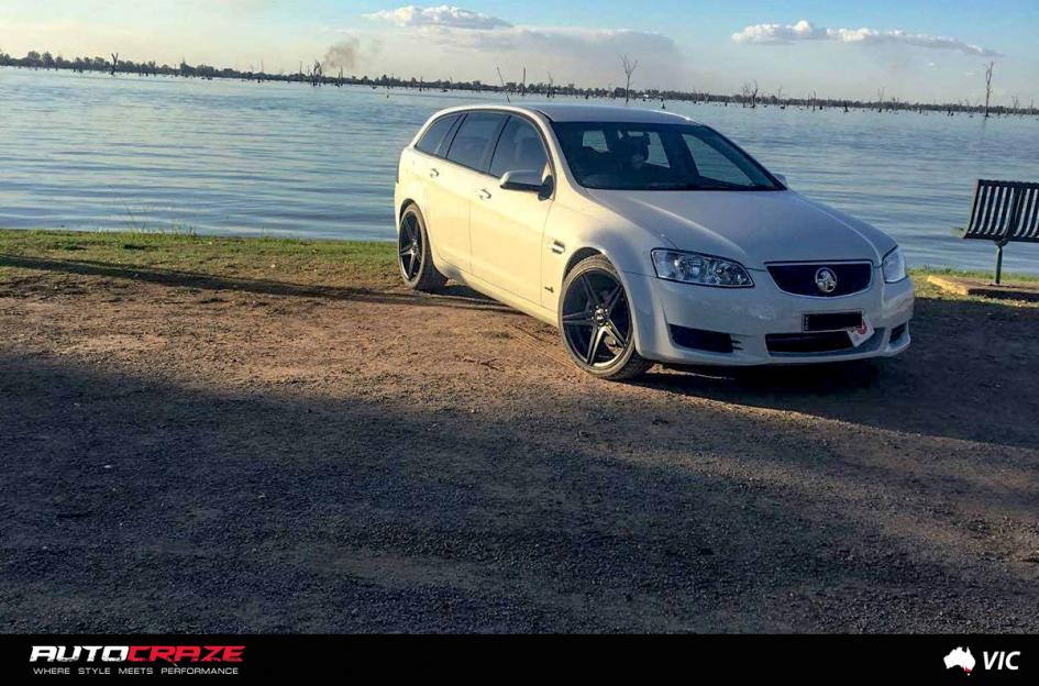 HOLDEN-COMMODORE-ROYAL-MATTE-BLACK