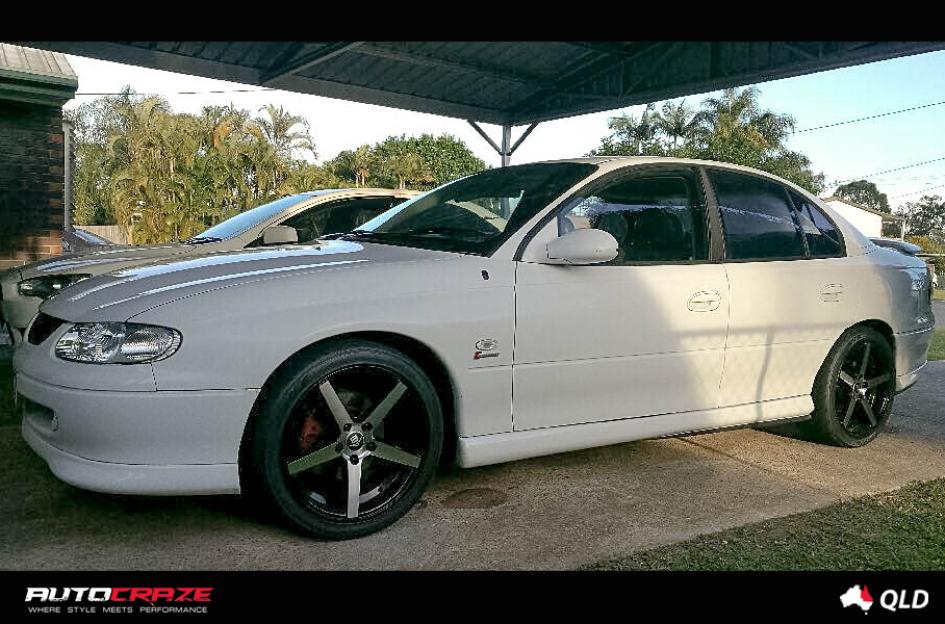 HOLDEN-COMMODORE-RACER-BLACK-MACHINED-FACE-2