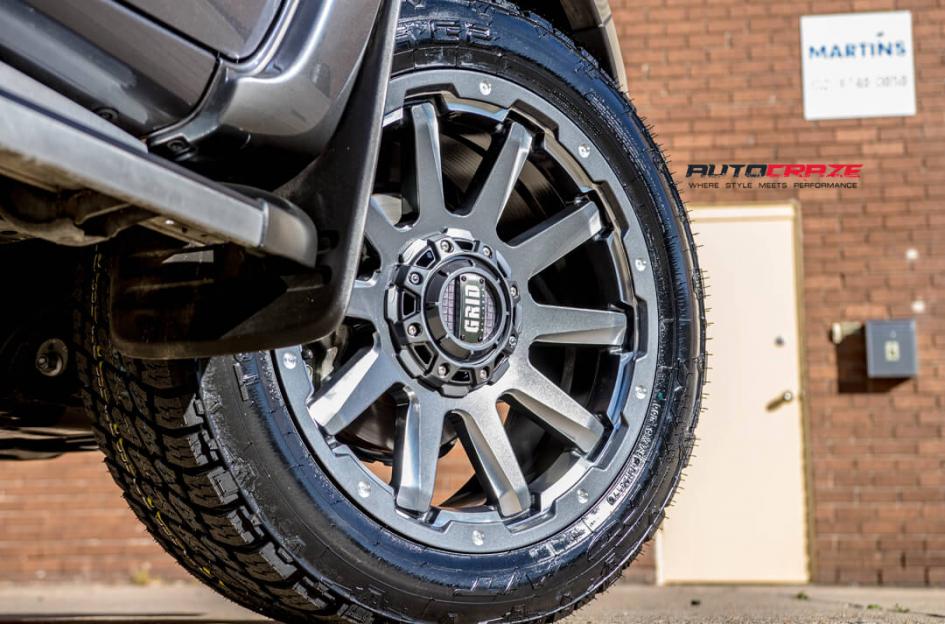 TOYOTA HILUX N70 4WD GD05 GRAPHITE WITH MILLED ACCENTS