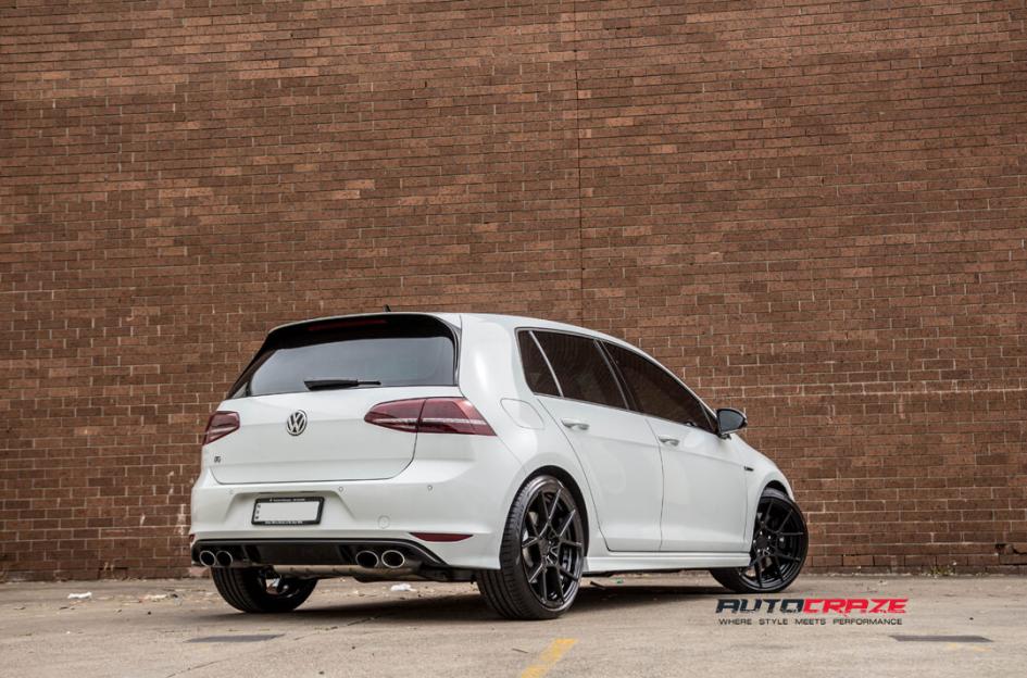 VOLKSWAGEN GOLF KPS MATTE BLACK