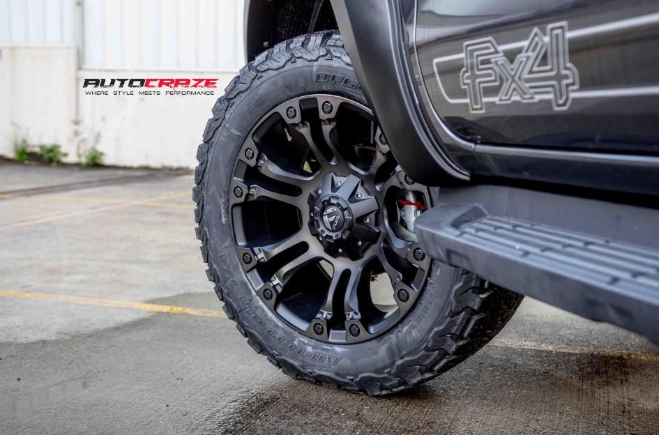 FORD-RANGER-VAPOR-BLACK-MACHINED-WITH-DARK-TINT